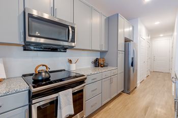 Updated kitchen at the merchant apartments in charleston, sc 29403